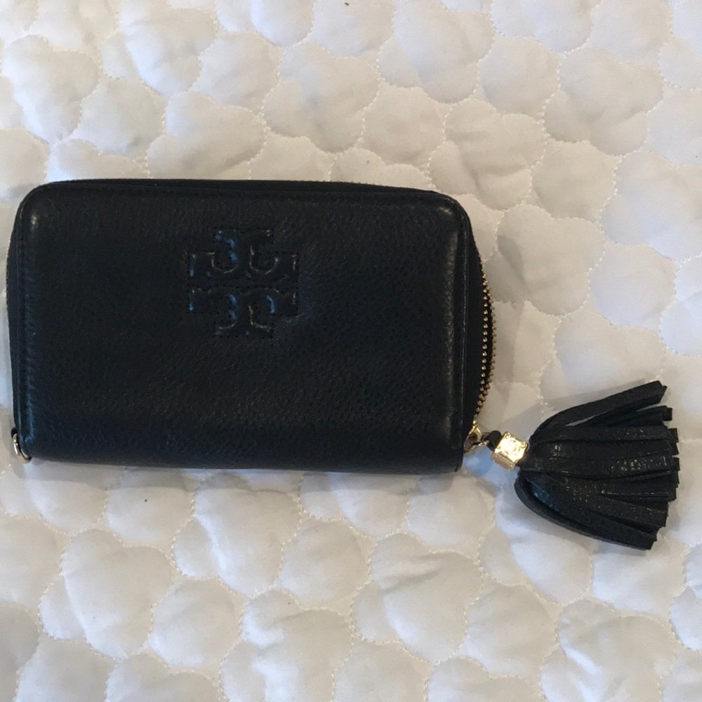 Perfect traveling mini wallet for credit cards